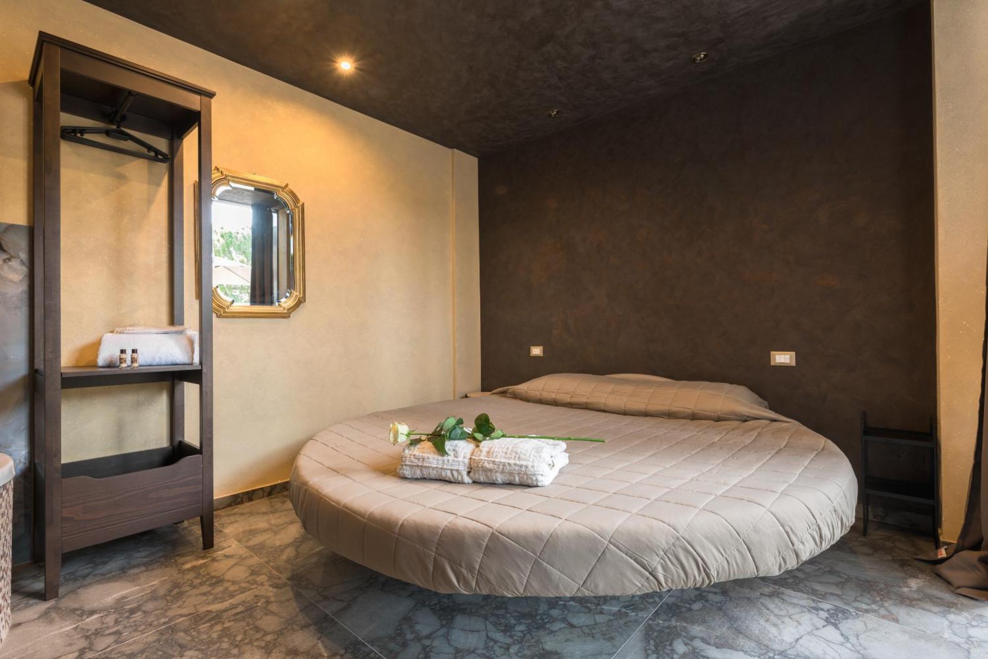 Garda Fantasy Paradise Silver O Gold Desenzano del Garda Exteriér fotografie